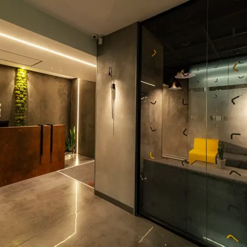 نوران - پروژه نورپردازی اداری - چراغ خطی و مولتی ترک